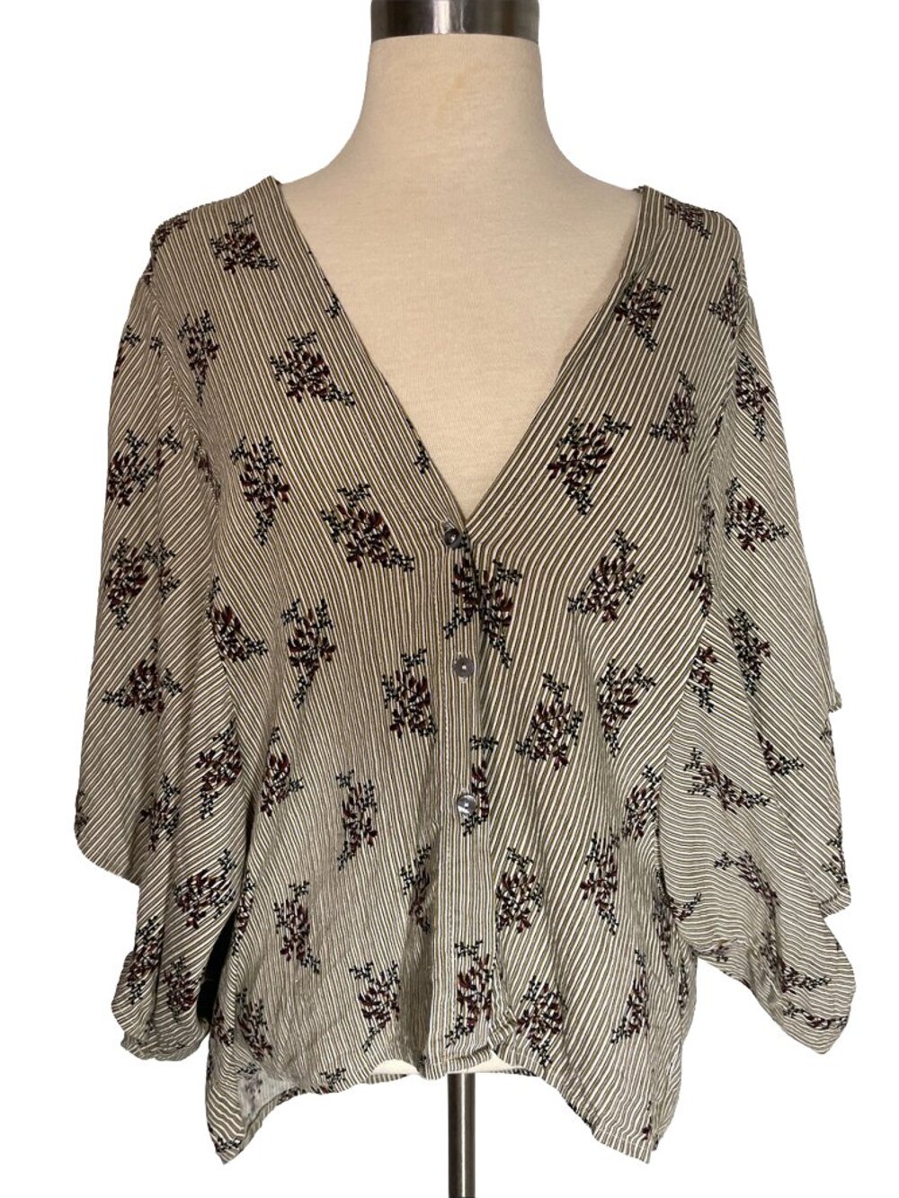 Olivaceous striped linen blend top Floral V-Neck Button Top M